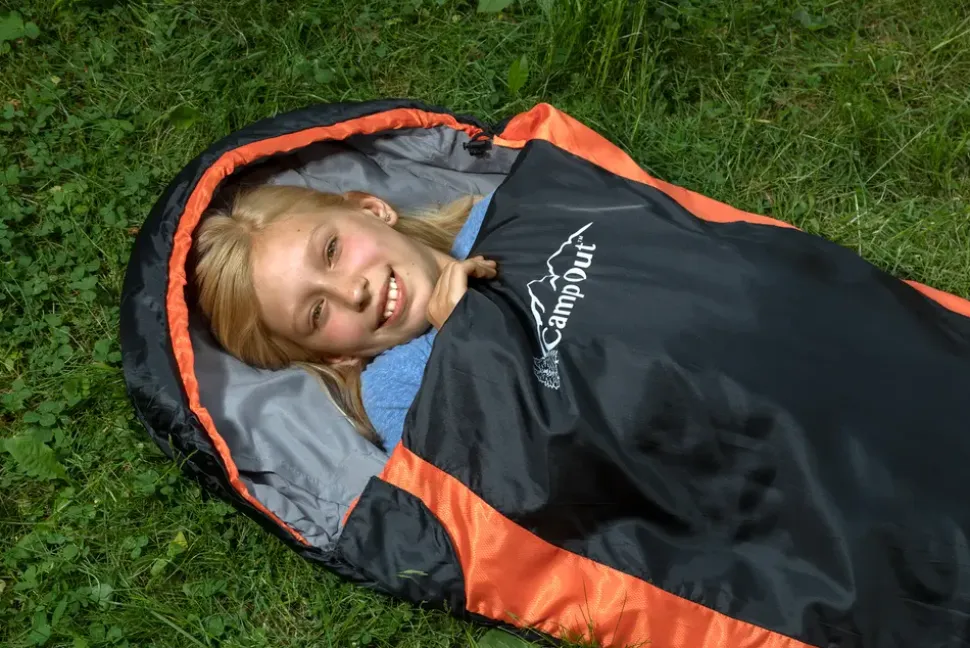 Barnsovsäck camp1000