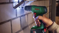 Bosch Akku skruvdragare 18V-40 - inkl. 2 st. 1,5 Ah-batterier