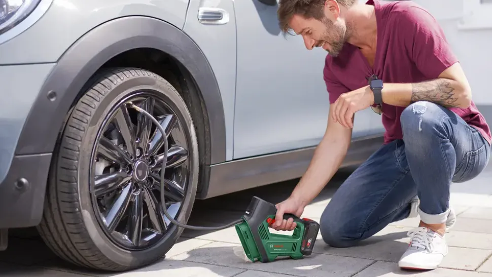 Bosch Universalpump 18V minikompressor