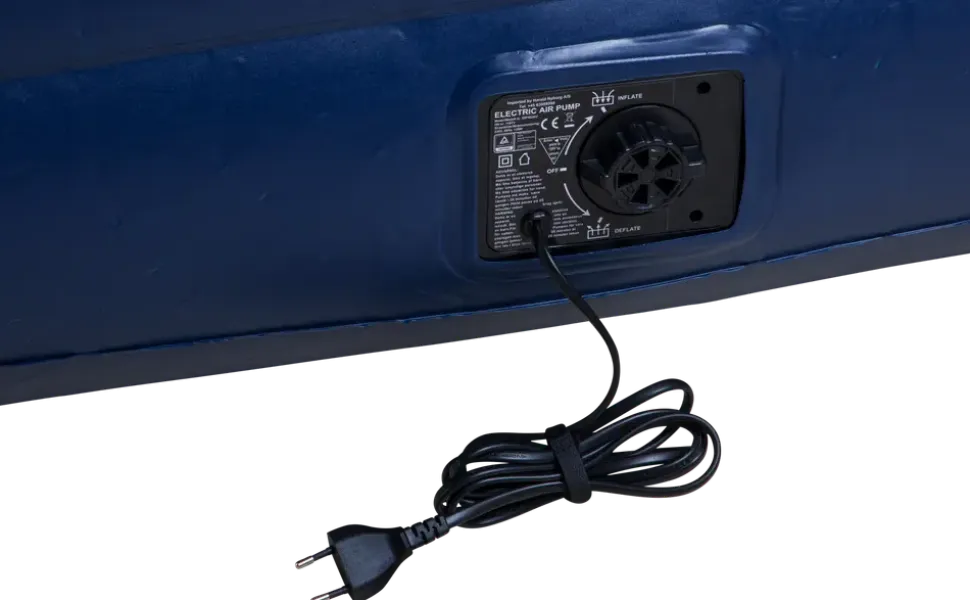Luftmadrass med pump 145x196cm