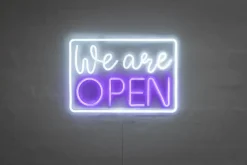 Neonskylt We are OPEN 8,5W