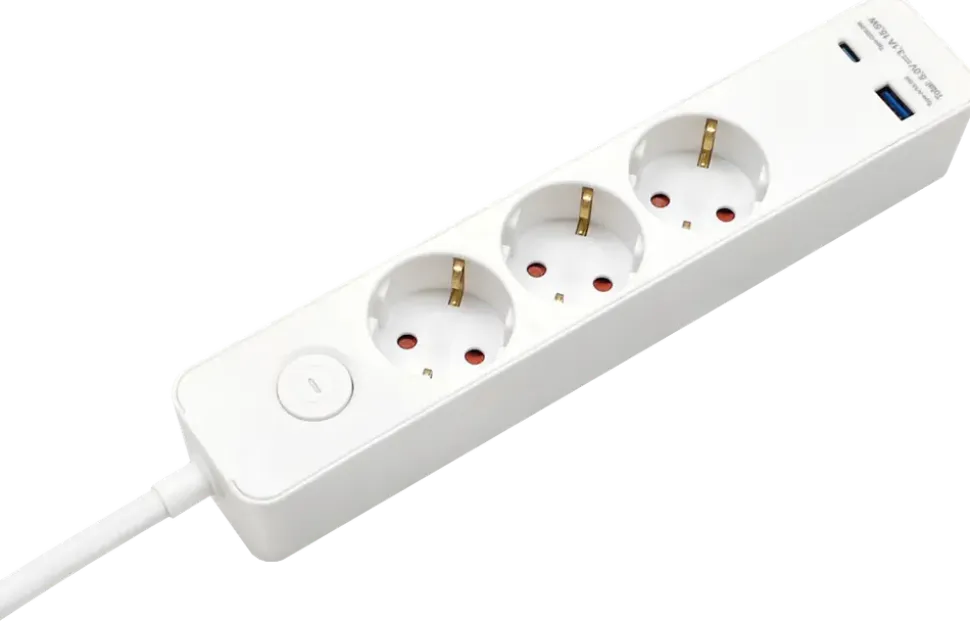 3 uttag med USB och strömbrytare